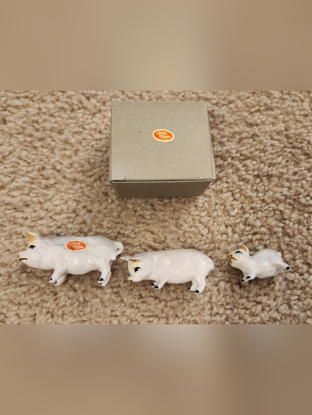 Vintage Bone China Miniature‎ Figurines Pig Family Trinkets Decor